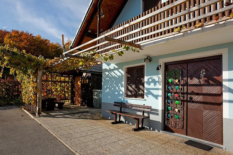 Zidanica Meglic - Vineyard Cottage Meglic トレビニェ エクステリア 写真
